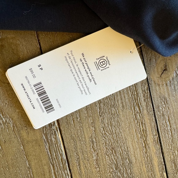 NWT Athleta Gallery Top 2.0 - ladies small - Picture 8 of 8